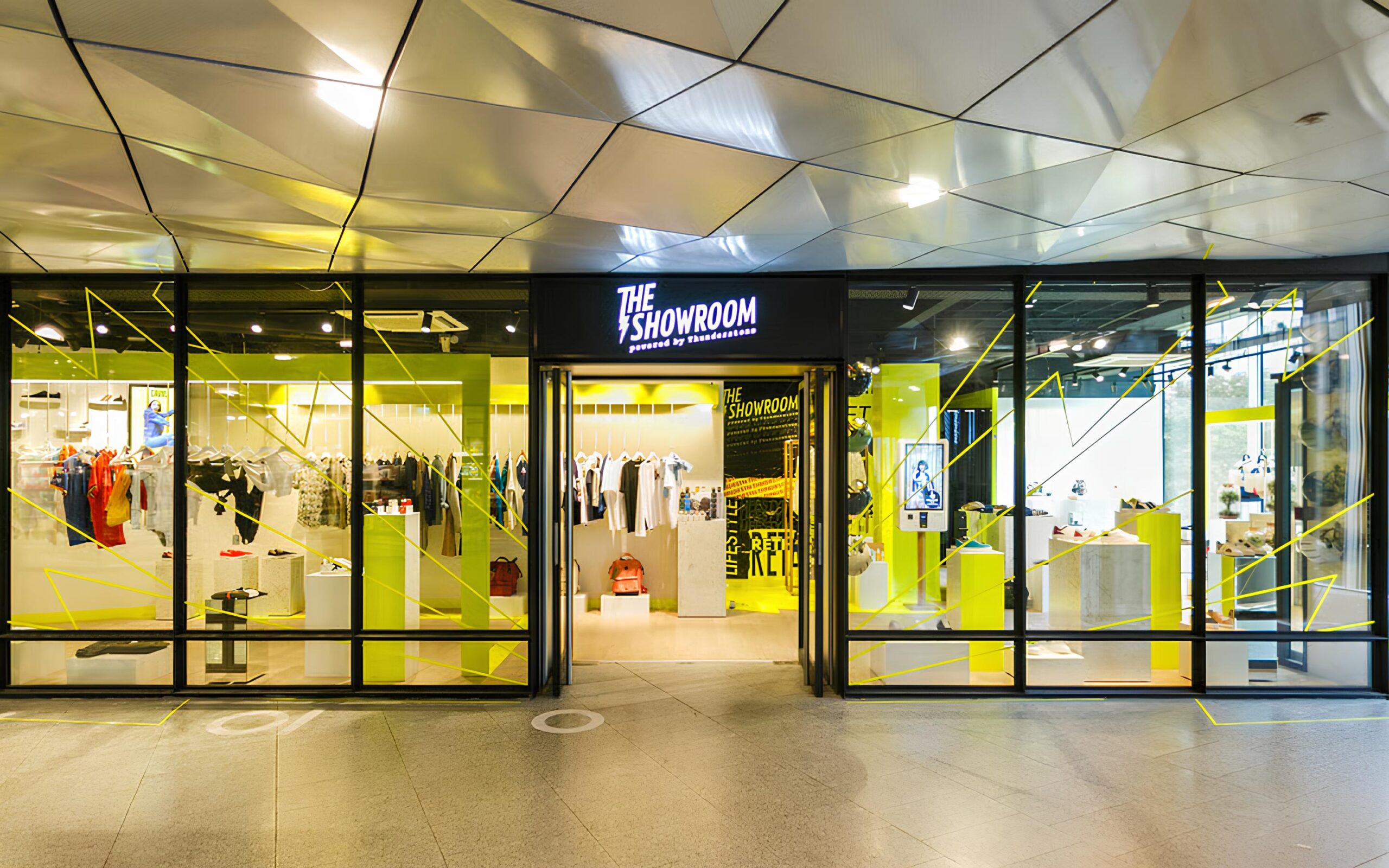 Vertical shop page design connecting multiple brands in real-time with Adyen POS integration for seamless in-store checkout
